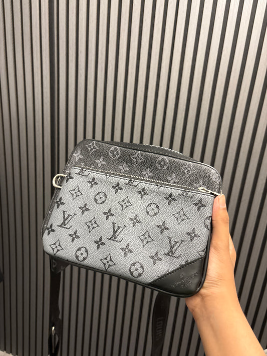 LV TRIO BAG